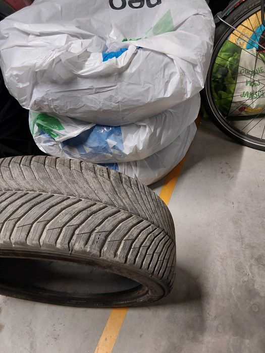 Opony caloroczne 215/40 R18