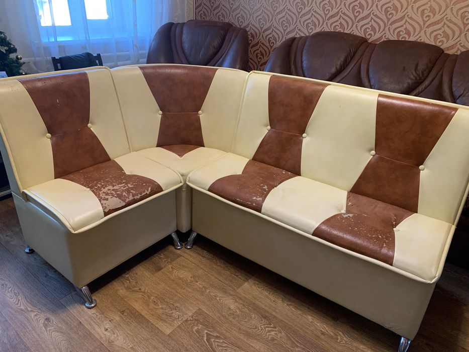 Кухонный уголок угловой б/у