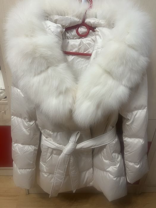 Пуховик зимовий з  натуральним хутром