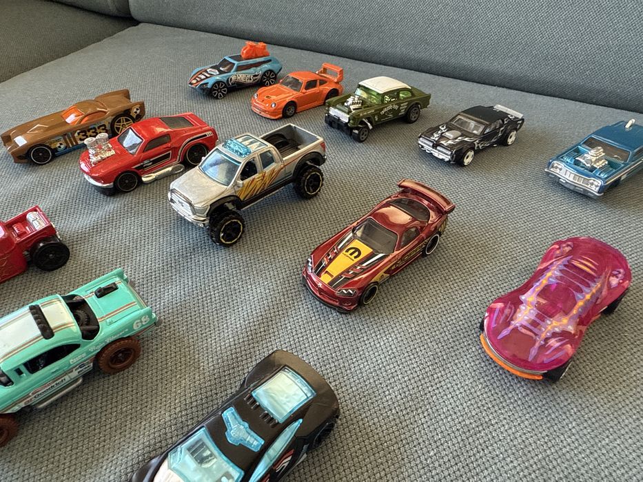 Samochody Hot Wheels - stan bardzo dobry
