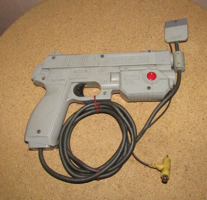 Pistola Playstation Namco G-Con 45 Tal como visivel nas fotos. Testad