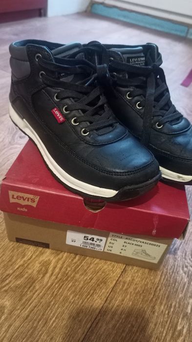 Черевики Levis 37