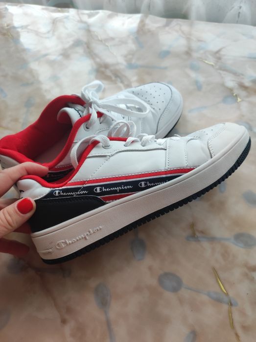 Продам кросовки champion