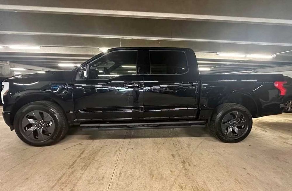 Ford F150 Lightning 131кВт Lariat 2025