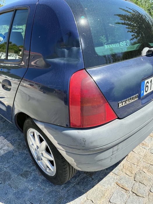 Renault Clio 1999 – Económico e a circular diariamente