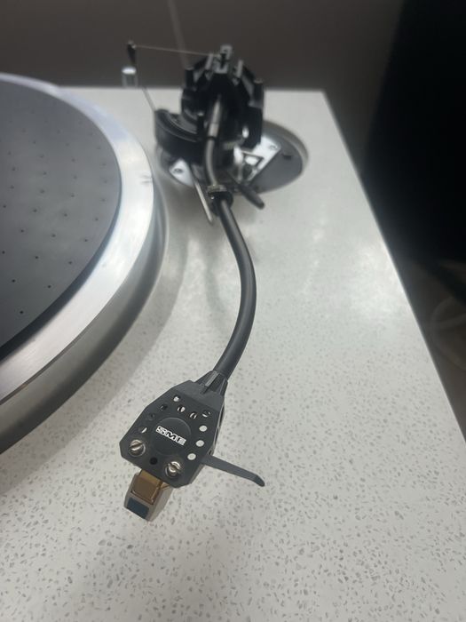 Gramofon Kenwood KD600 + Ramie SME IIIs + IsoAcoustics Gaia