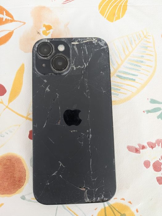 Iphone 15 esim ecra e traseira danificada