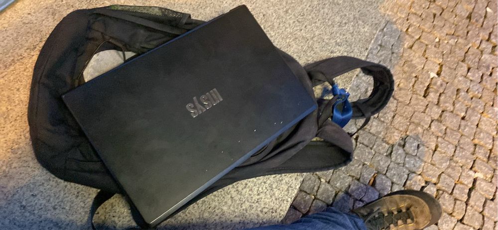 Computador portatil insys