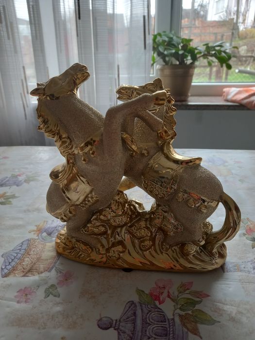 Статуетка два коня