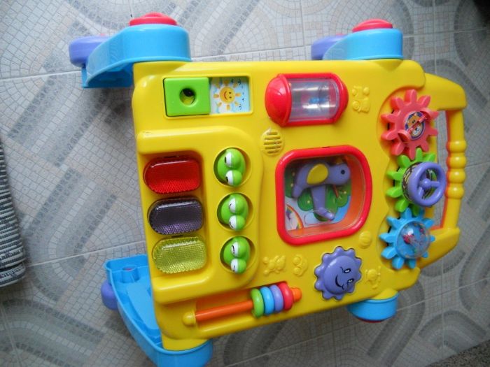 Mesa de atividades e andarilho 2 em 1