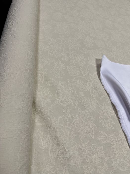 Tkanina wytłaczane kwiaty - obrusowo/zasłonowa