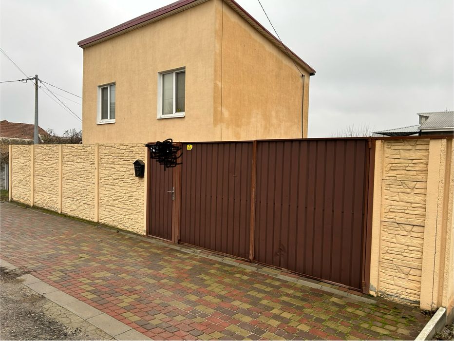 Будинок у Шевченківському районі