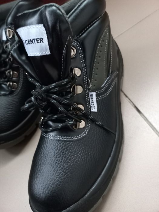 Продам новые рабочии ботинки, 43 р.