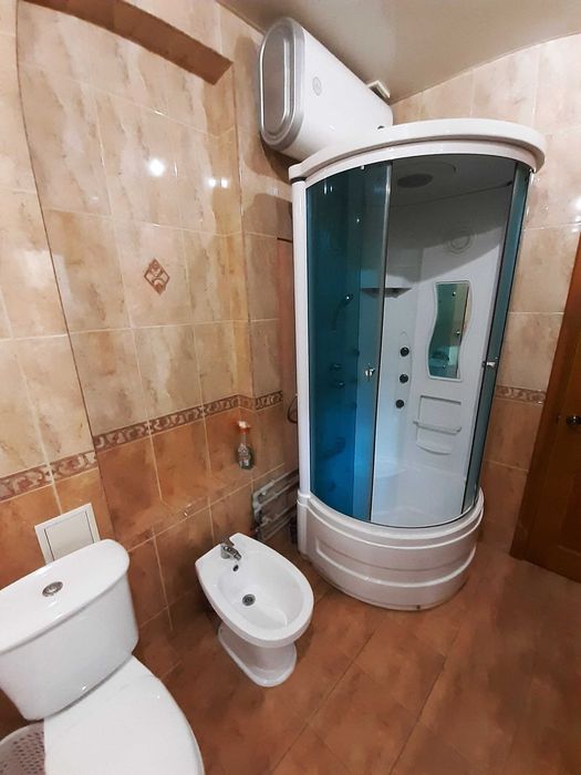 Без комісії. Оренда 3к квартири в Центрі, 130м2, вул. Шота Руставелі 34, метро Палац спорту, Площа Українських Героїв.