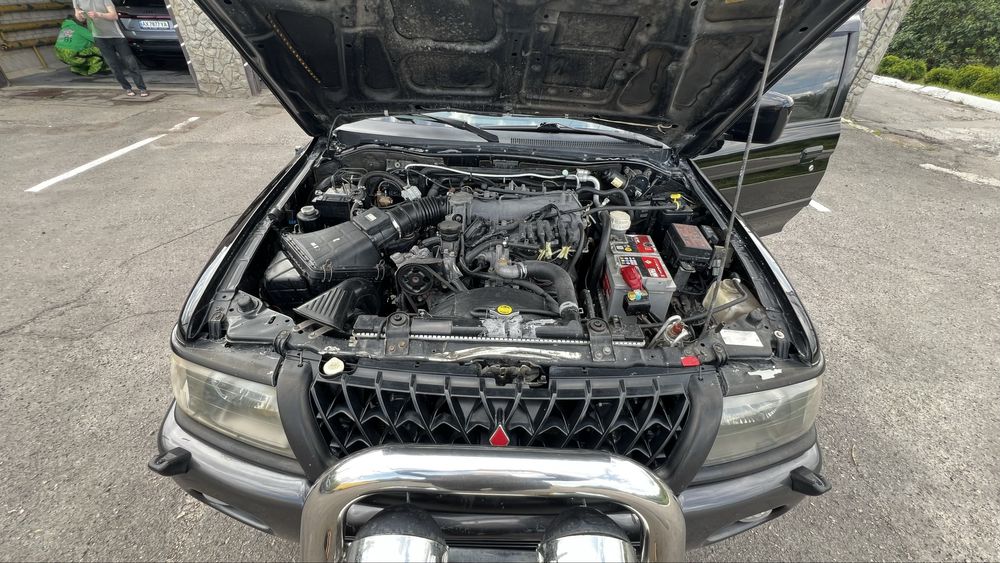 Mitshubishi PAJERO SPORT