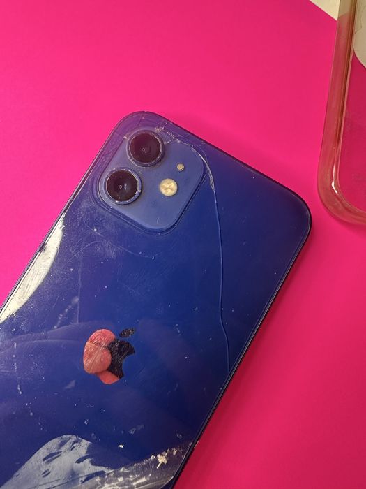 ТЕРМІНОВО ПРОДАМ Iphone 12,Айфон 12