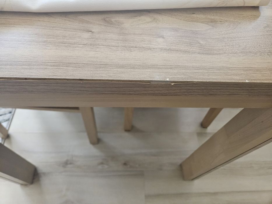 Stół do salonu plus krzesła