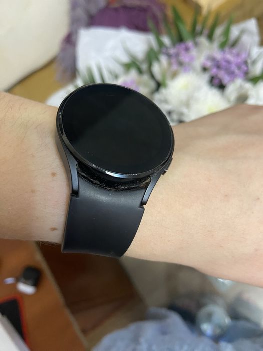 Розумний годинник Samsung Galaxy Watch 4 в бездоганному стані