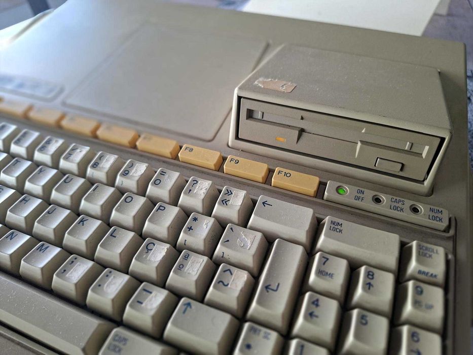 Olivetti PC1  – Liga (beep) – 120€