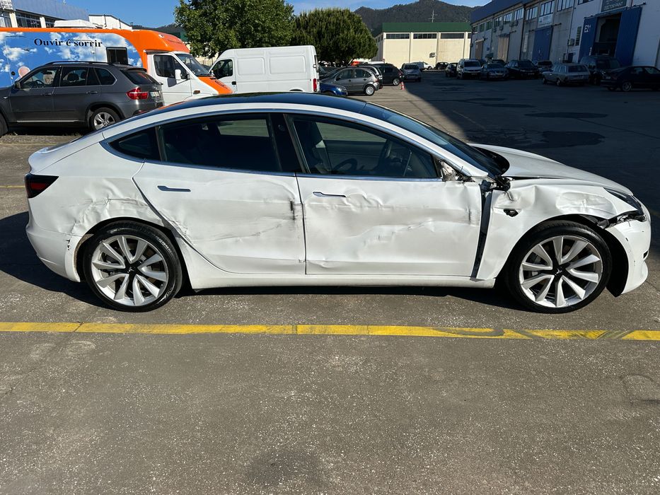 Tesla Model 3 Standart Range Plus  Salvado Facil Reparação #IVA Dedutivel#