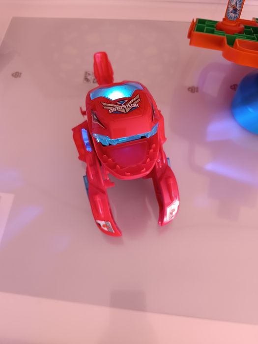Carro dinossauro robot