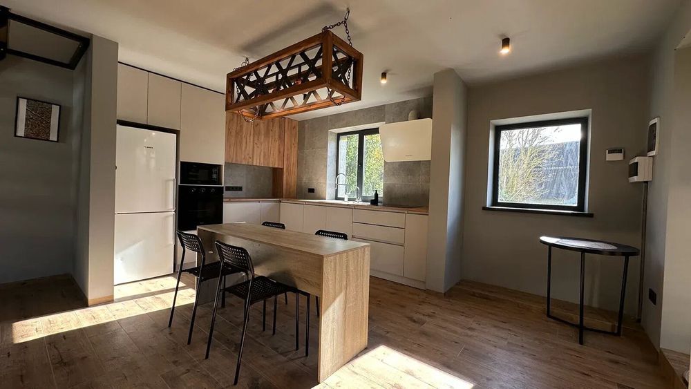 Продаж будинку 104м2 з якісним сучасним ремонтом . с Вовчинець