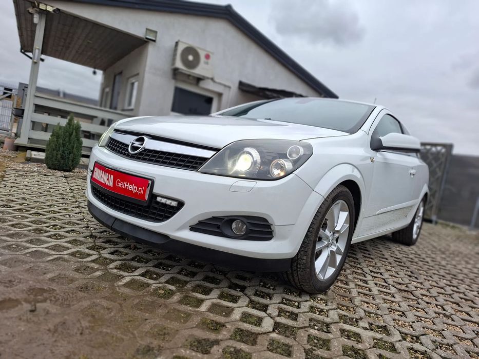 Opel Astra Ksenon biała coupe 1.8