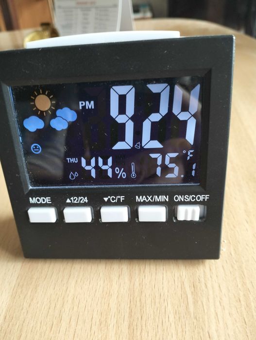 Budzik,czas, wilgotność, temperatura