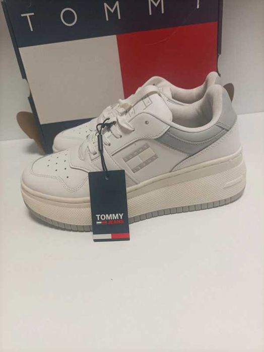 Tommy Jeans Sneakersy Tjw Retro Basket Flatform Patent