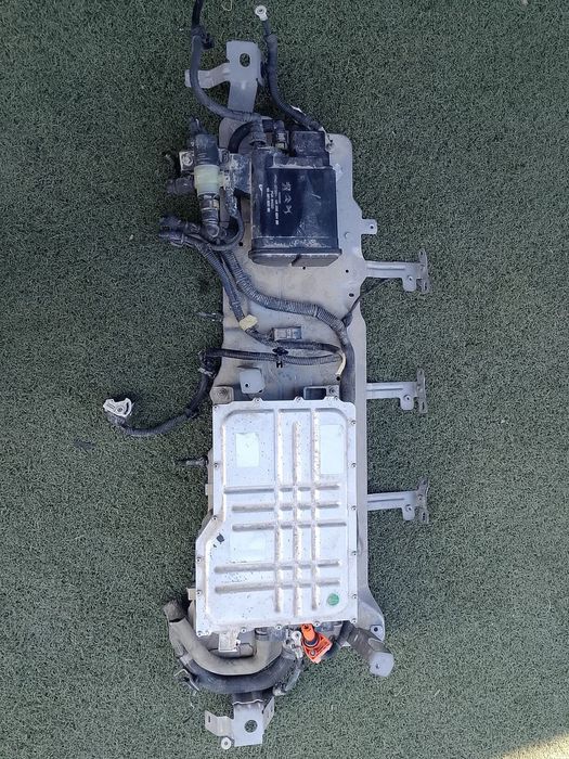 ŁADOWARKA BATERII PRZETWORNICA FALOWNIK PEUGEOT 3008 II LIFT 20-24 1.6 THP HYBRID 9843893480