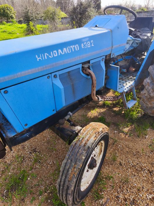 Trator Hinomoto E382 40cv 1496h