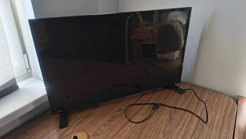 Телевізор Toshiba 32S2855EC, 32", HD — у хорошому стані