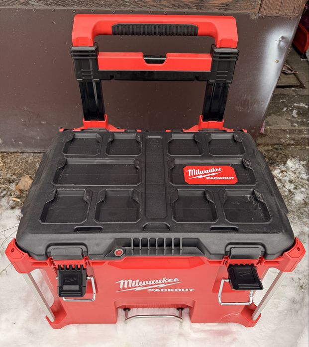 Skrzynia z wozkiem Milwaukee