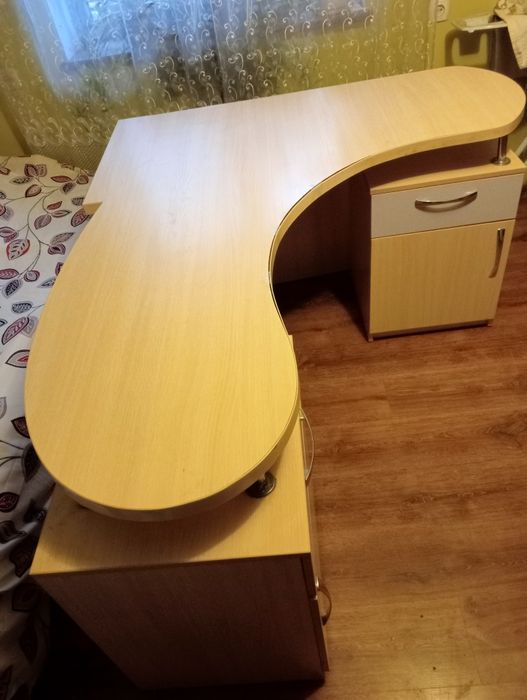 Столик для дитячої кімнати