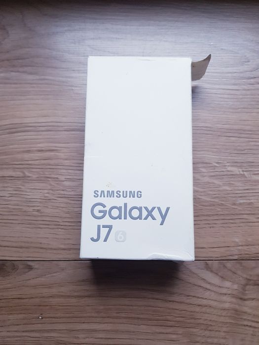 Orginale pudełko do telefonu Samsung Galaxy J7  SM- J710FN.