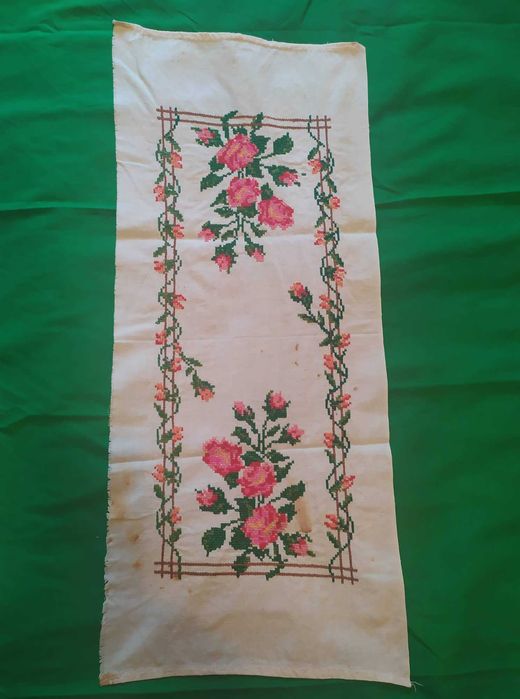 Доріжка - серветка вишивка "Троянди"