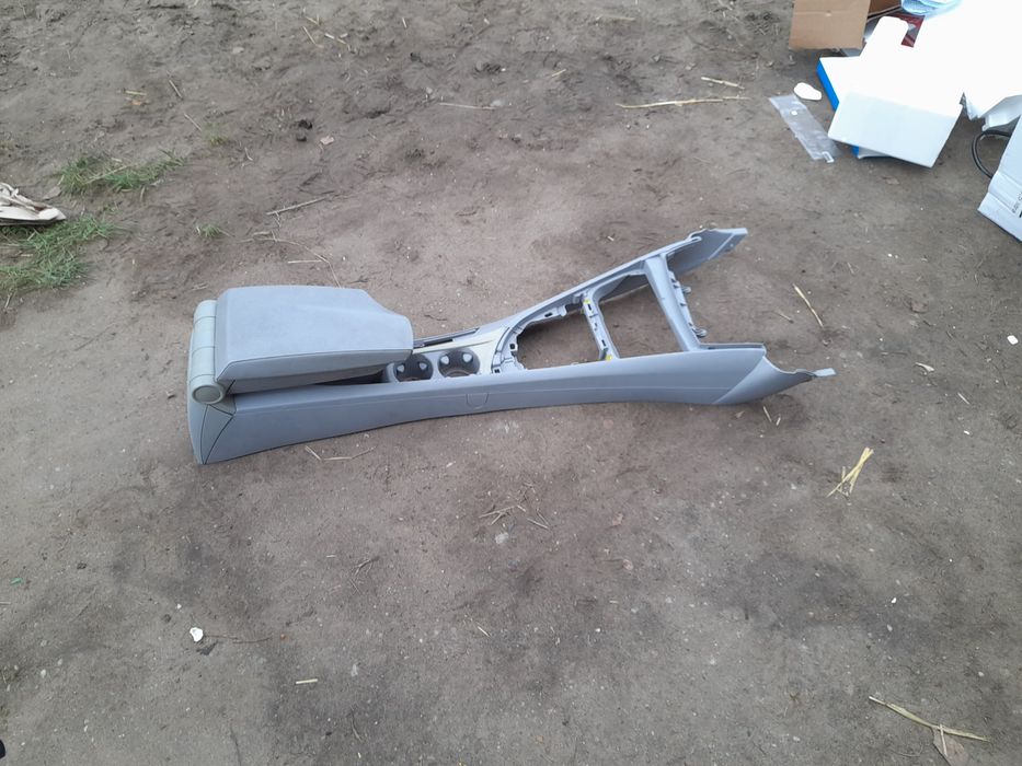 Bmw e87 e81 e82 e88 podłokietnik szary tunel cupholder