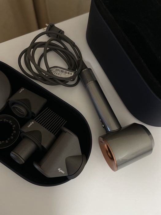 Фен Dyson Supersonic