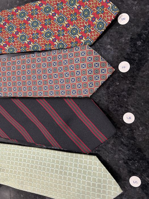 Gravatas diversas de marca