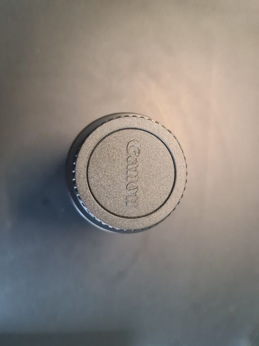 Canon EOS EFS 18-55mm