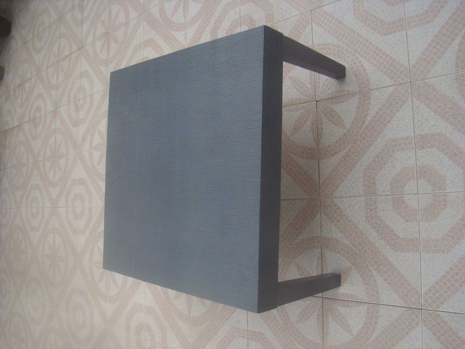 Mesa de jardim  com várias funções