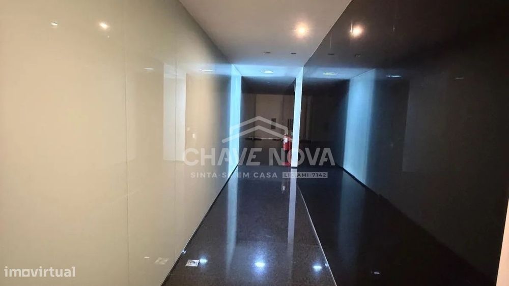 APARTAMENTO T2 | CANIDELO | 103 M² | VARANDA 5,60 M² | BOX 17,50 M² |