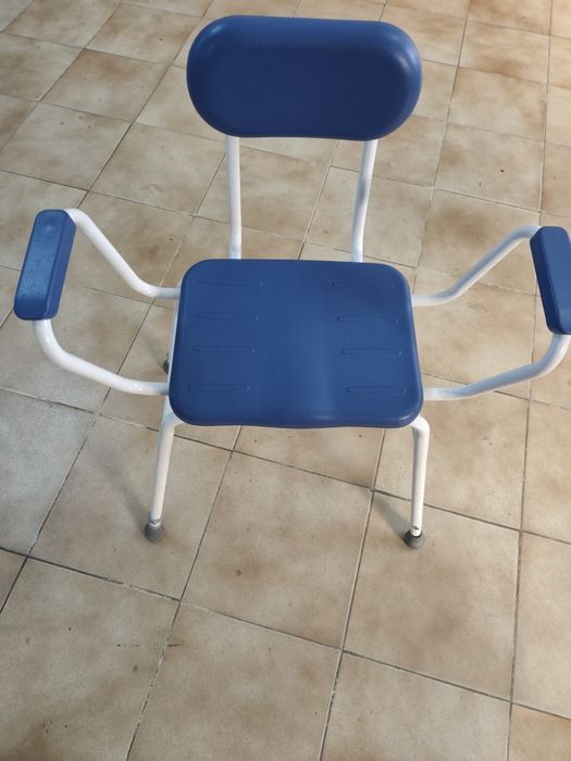 Cadeira de banho como nova