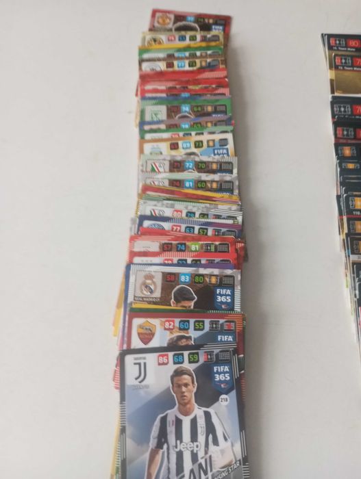 129 sztuk kolekcjonerskie karty piłkarskie fifa 365  2018