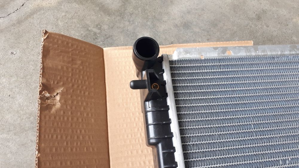 Radiador novo a estrear de refrigeração do motor Opel Corsa-A 1.5 Td