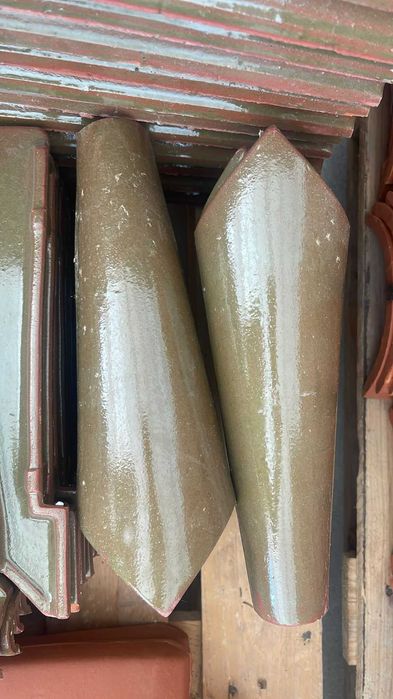 Telhas bebés cor verde