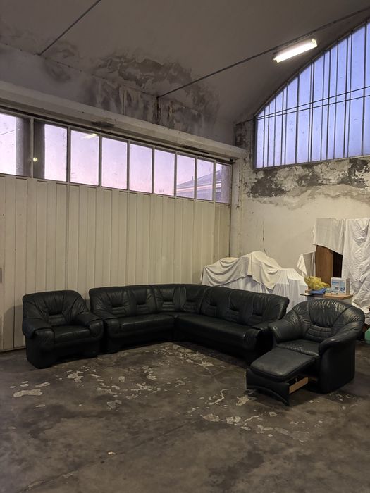 Мʼякий кутовий диван шкіряний з двома Кріслами комплект