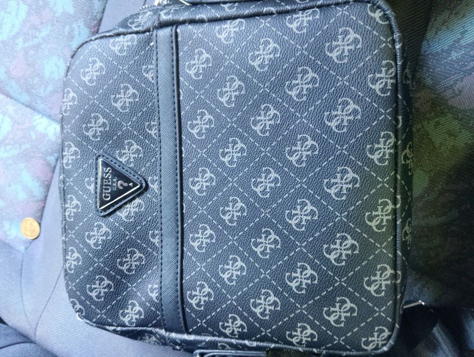 Продам сумка GUESS