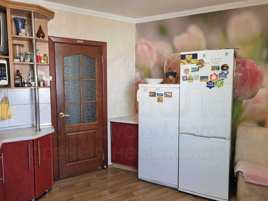 3 кімнатна квартира 82м2 з ремонтом в цегляному будинку в районі Круг