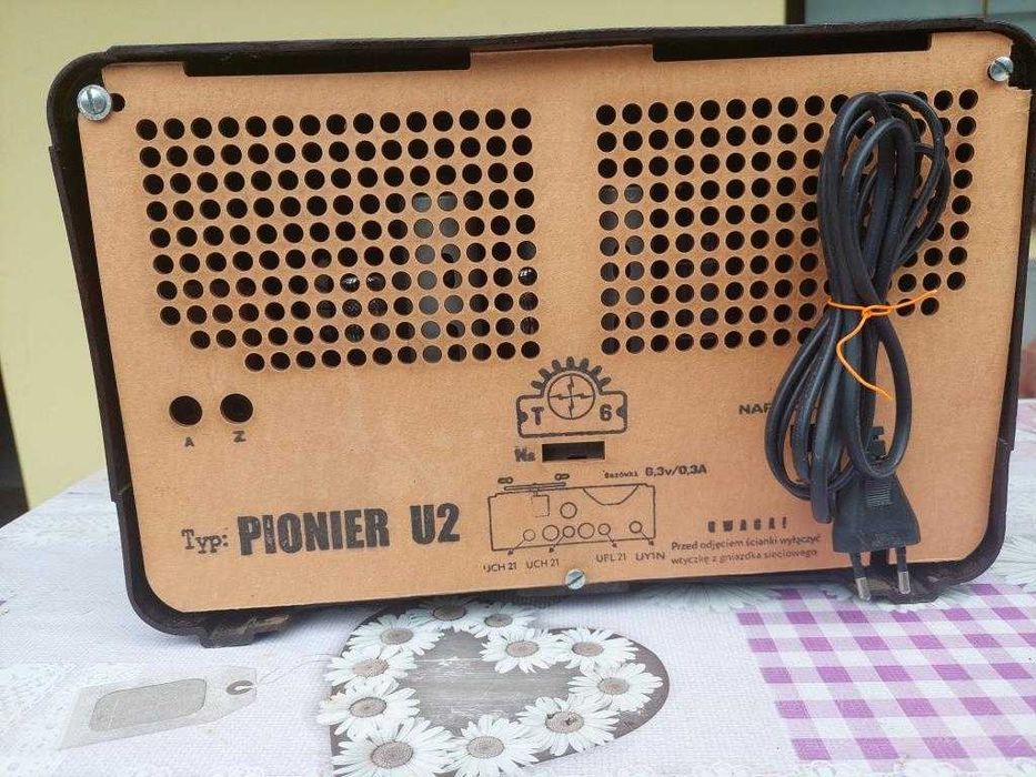Stare radio PIONIER U2 bakelit dla kolekcjonera po remoncie